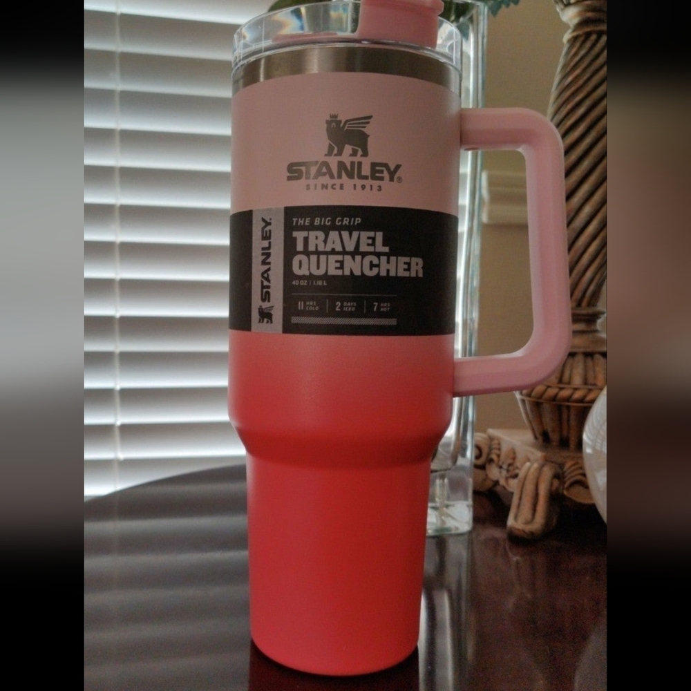 Stanley 40 oz Travel Quencher Petal Coral Ombre NWT